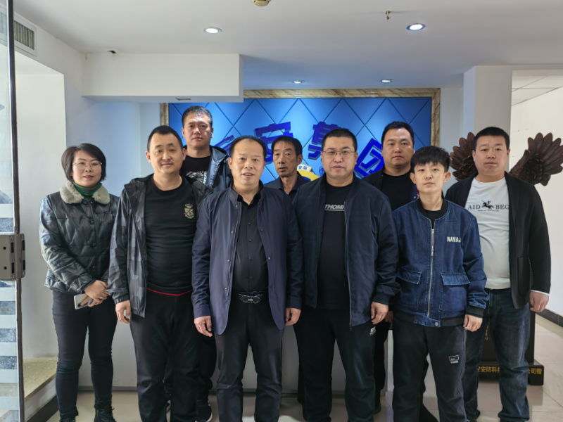 同業(yè)交流才是推動(dòng)發(fā)展的原動(dòng)力！歡迎同行企業(yè)老板到陜西鑫安安防參觀指導(dǎo)工作