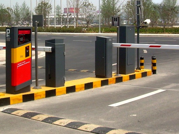 智能交通監(jiān)控系統(tǒng)功能升級(jí)，實(shí)現(xiàn)多場(chǎng)景應(yīng)用