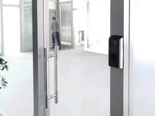智能門(mén)禁系統(tǒng)保障安全，能夠很好的提升用戶安全感